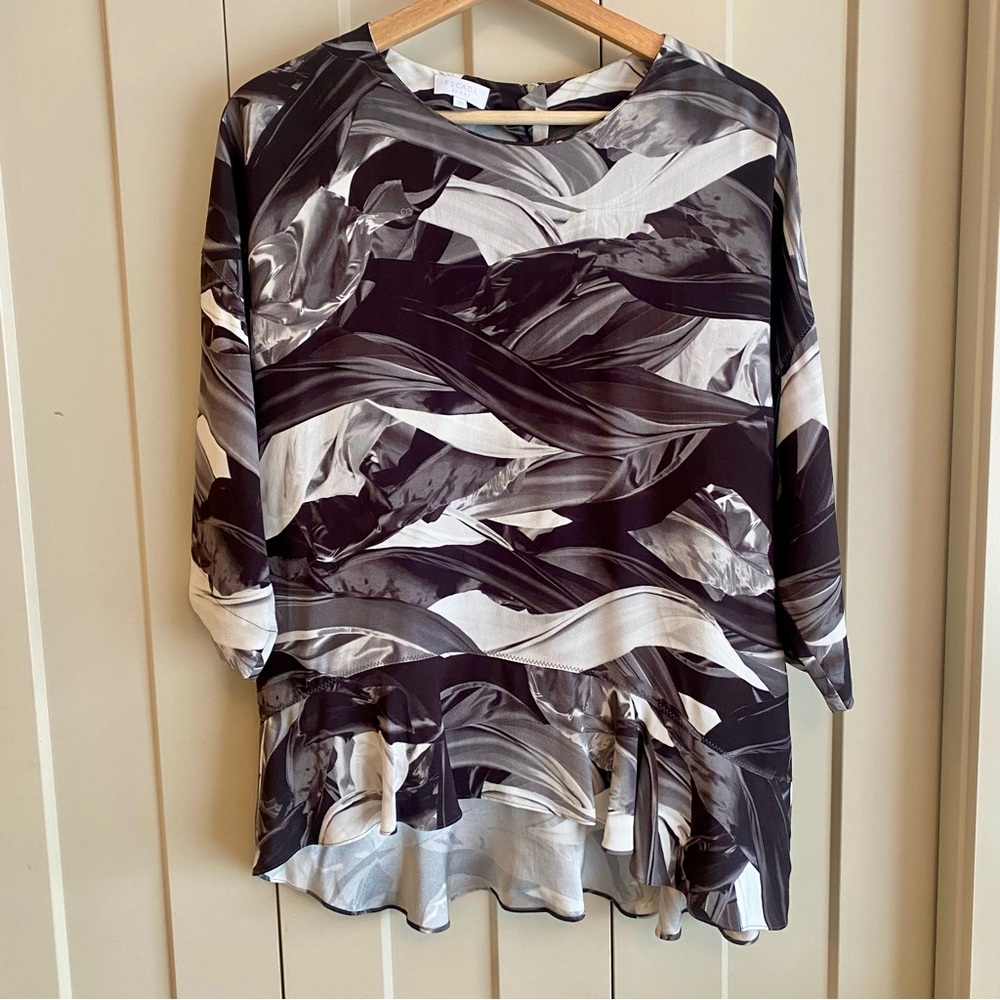 Escada-Black & White Graphic Artistic Blouse-3/4 Sleeve-Size 10